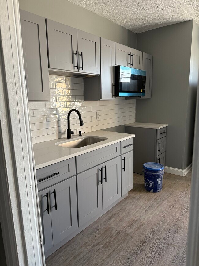 Foto del edificio - 2517 Island Ave