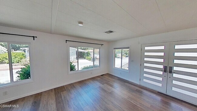 Foto del edificio - 23 Sherwood Dr