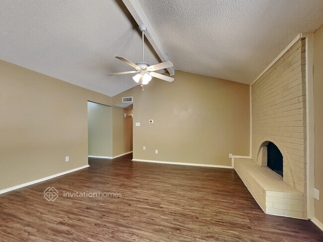 Foto del edificio - 1141 Meadow Creek Ct
