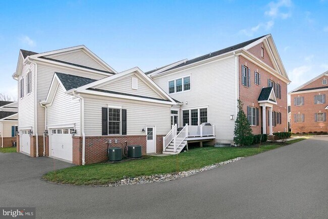 Foto del edificio - 71 Creekview Ln