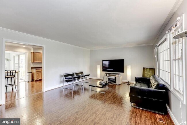Foto del edificio - 4311 Pergate Ln