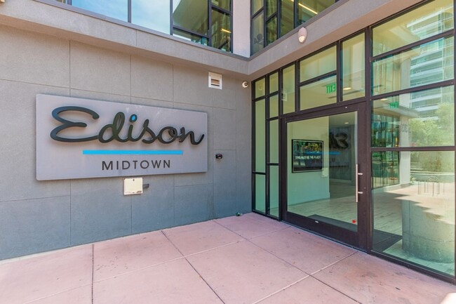 Photo - Stunning 2 bedroom with a Den at Edison Midtown!!!  Available June 1st!!!  Like living at a Resor... House