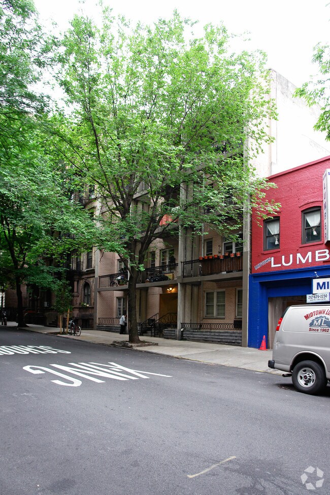 270 W 25th St. - 270 W 25th St