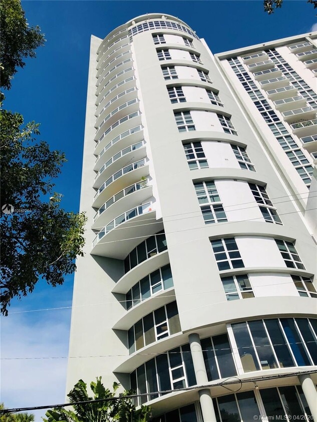 Primary Photo - 1818 SW 1st Ave