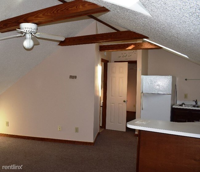 Building Photo - 1009 Bay Dr