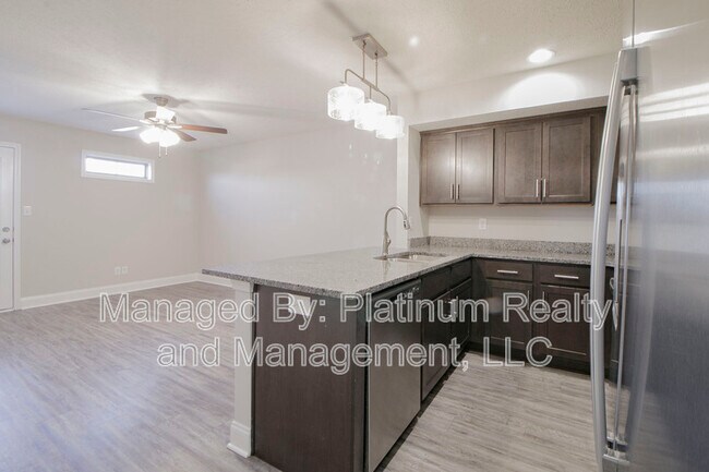 Foto del edificio - 1000 Henry Pl Blvd