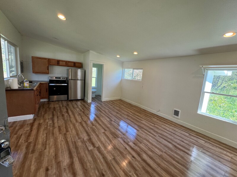 Foto del edificio - 4126 Ginnett Rd