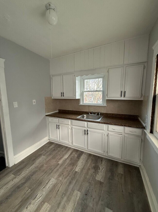 Foto del edificio - 1417 E 175th St