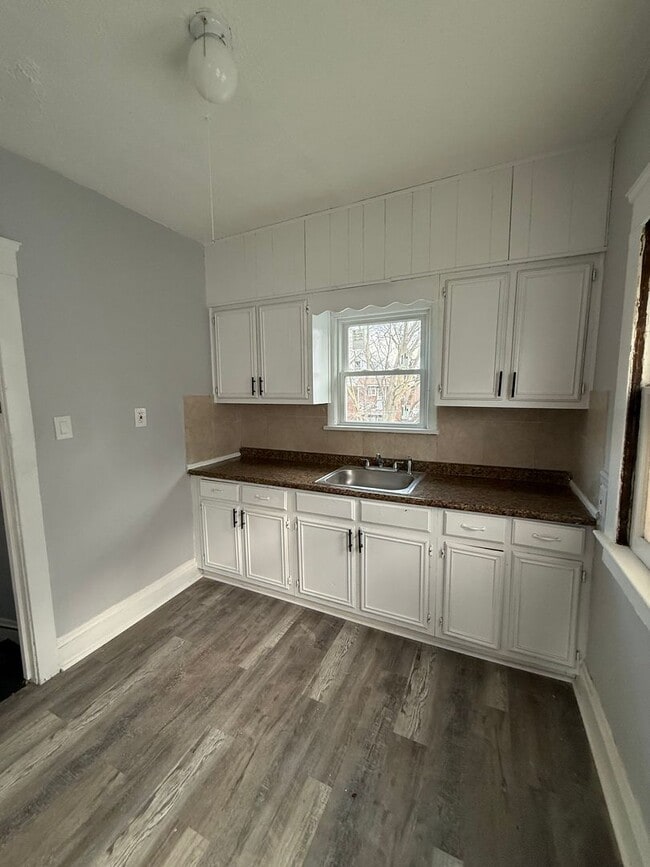 Building Photo - 1417 E 175th St