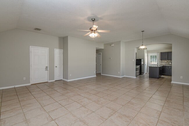 Building Photo - 5500 N Buffalo Cir