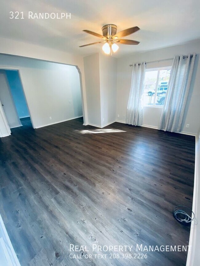 Building Photo - 3 bedroom 1 bath home