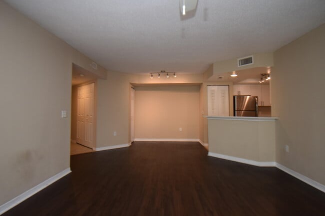 Building Photo - 4177 N Haverhill Rd