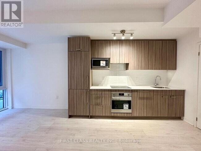 Building Photo - 65 Curlew Dr