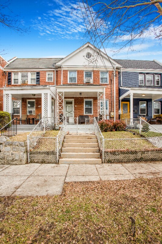 Foto del edificio - 55 Farragut Pl NW