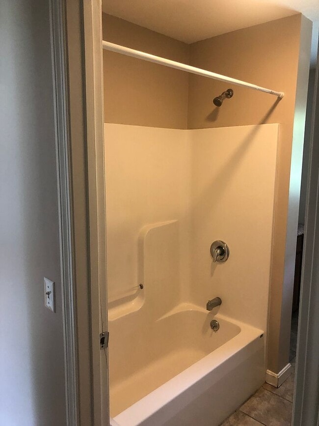 Building Photo - 33 Barrison St