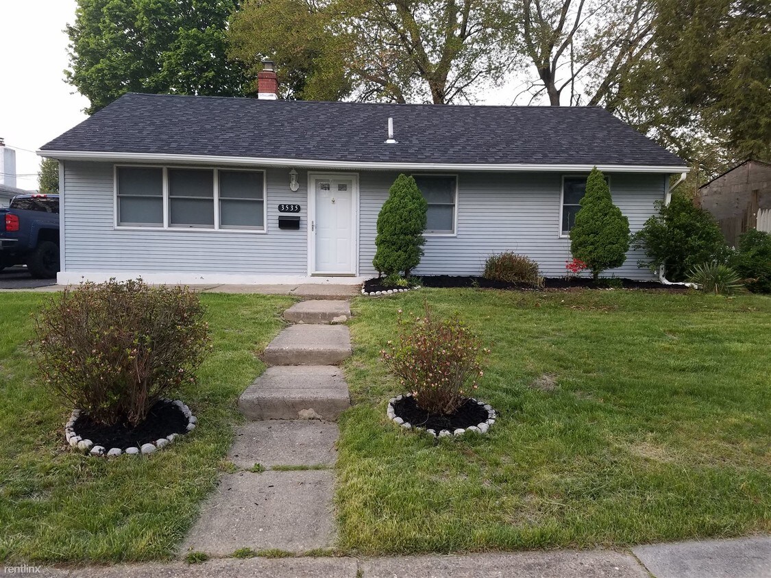 Foto principal - 3 br, 1 bath House - 3535 Windsor Drive