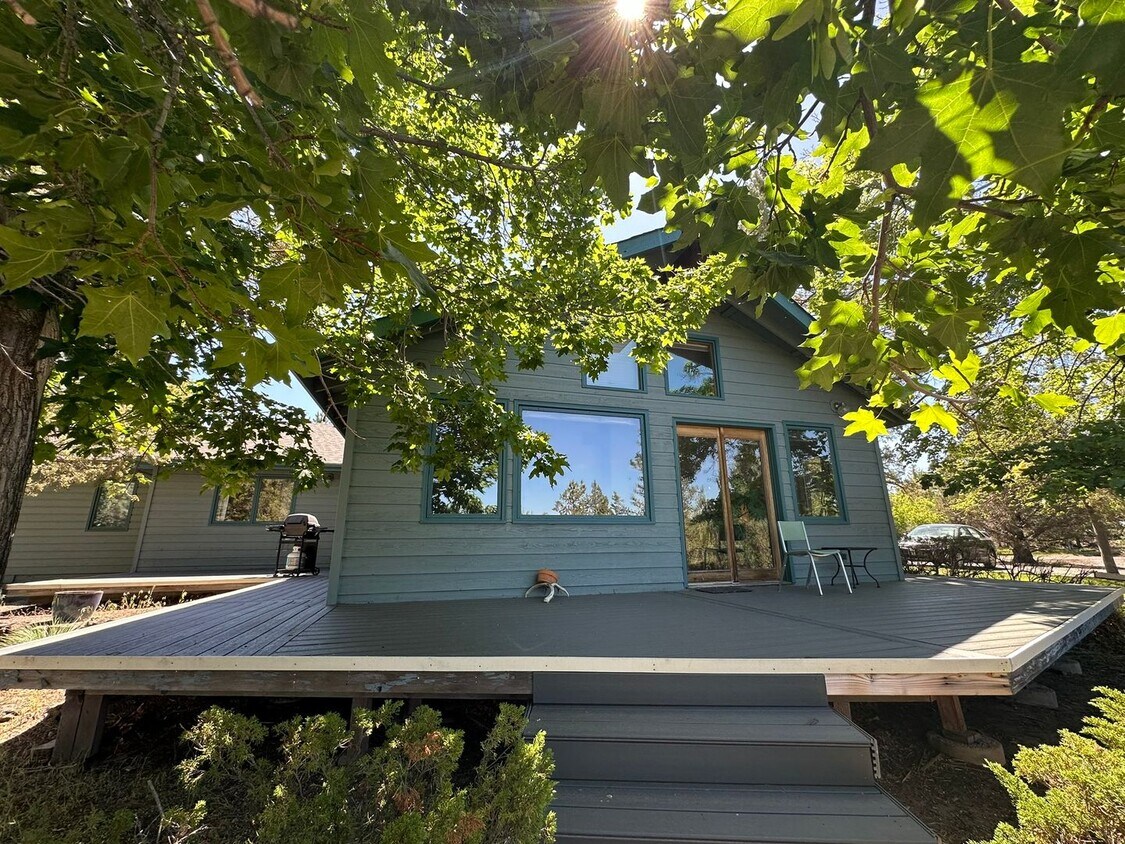 Primary Photo - RARE OFFERING! Stunning 3-Bedroom Retreat ...