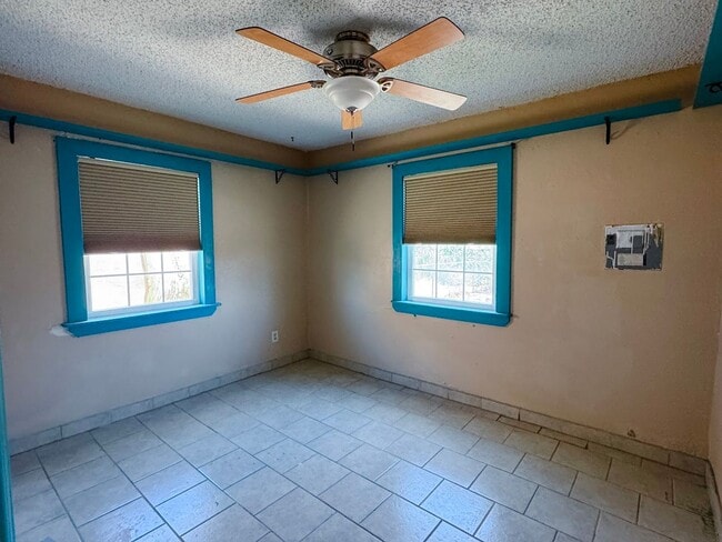 Building Photo - 1104 Indian Wells Rd