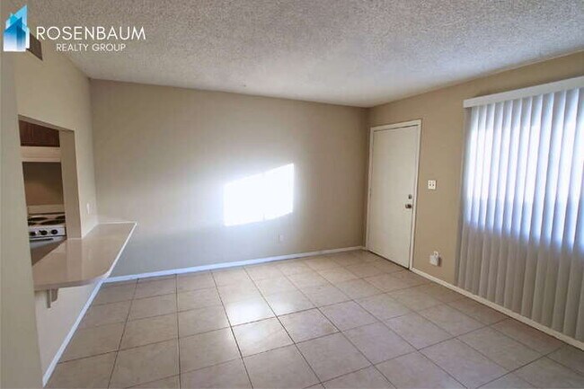 Foto del edificio - 9230 N 6th St