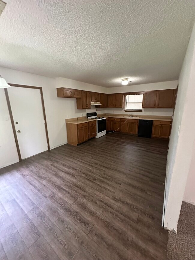 14600 S Waco Ave, Glenpool, OK 74033 House Rental in Glenpool, OK