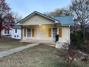 Building Photo - 827 Cumberland Dr