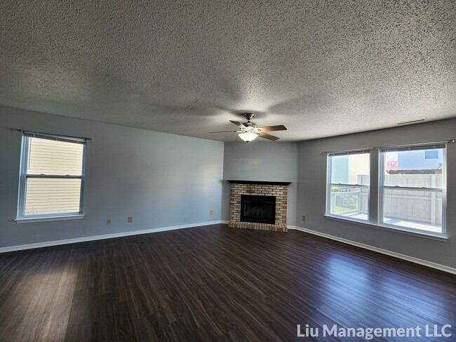 Building Photo - 10345 Carrington Way