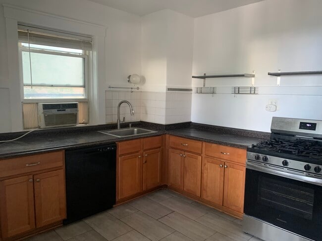 Building Photo - 1505 Maple Ave