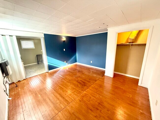 Foto del edificio - Seneca Turnpike East 220/222