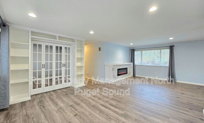 Building Photo - 8711 70th Dr NE