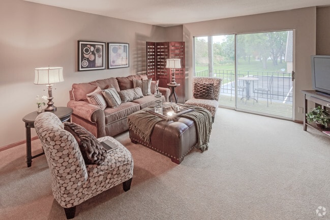 1BR, 1BA - Midland Terrace