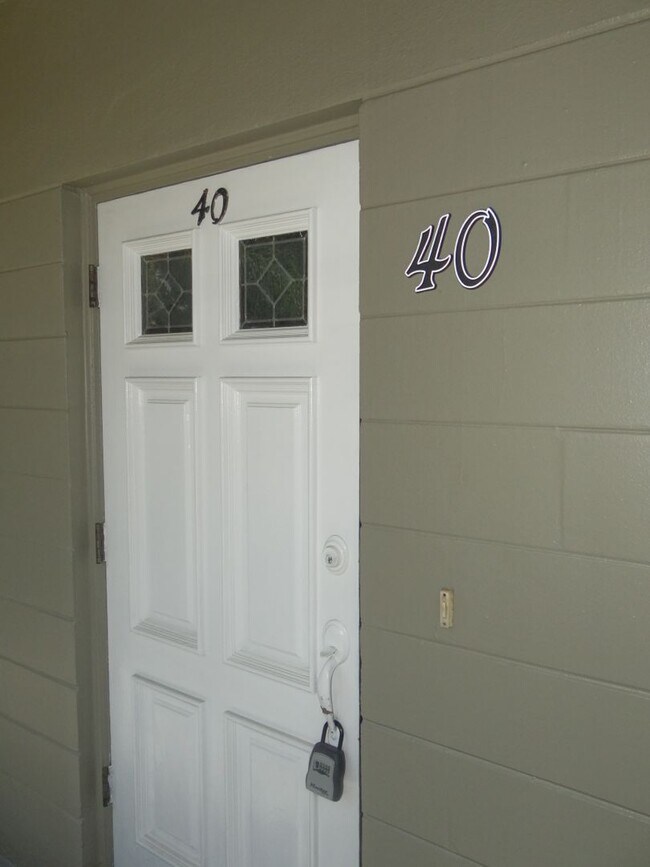 Foto del edificio - 1/1 condo - 55+ community