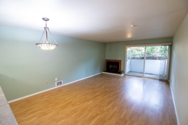 Photo - 2Bd/2Ba Seattle Condo