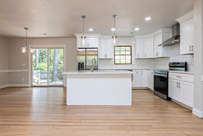 Building Photo - 652 Little Neck House for rent in Virginia...