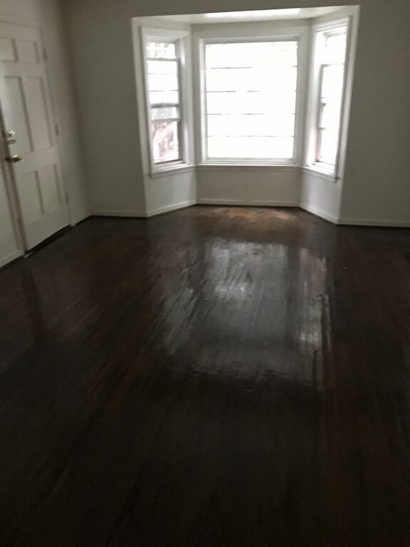 Primary Photo - 4555 W 4th St