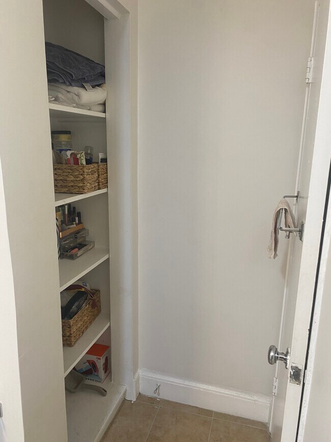 Building Photo - 61 Selkirk Rd