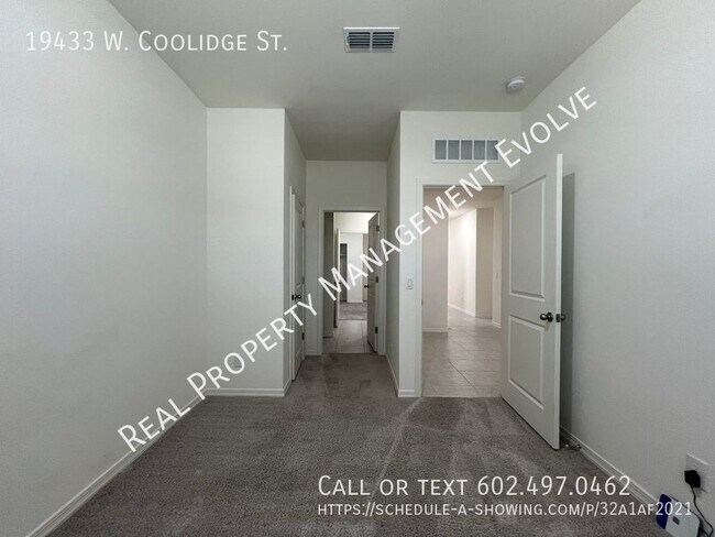 Building Photo - FREE RENT FOR JULY!!! AMAZING MOVE-IN SPEC...
