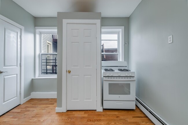 Building Photo - 80 W 18th St