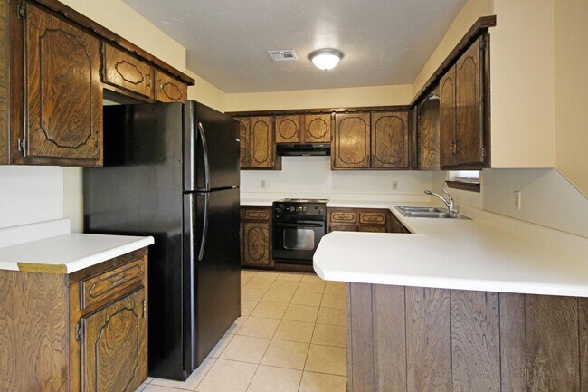 Building Photo - Great 3 Bed 2 Bath In Edmond