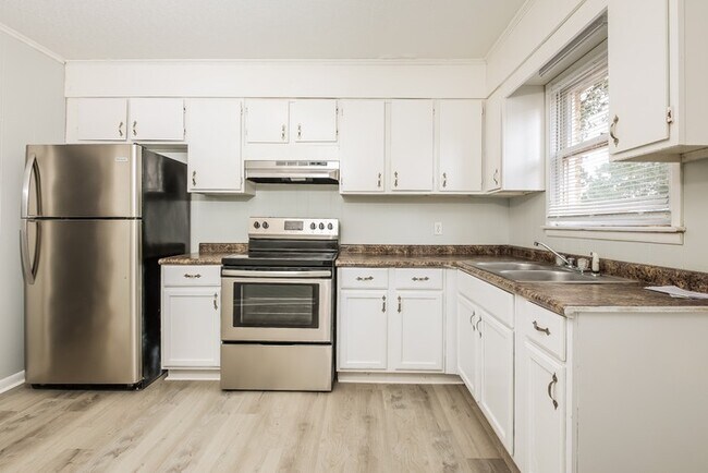 Foto del edificio - Beautiful 4  Bedroom Home Close to I-77!