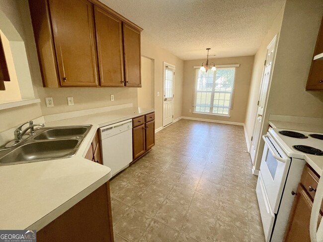 Building Photo - 815 Aarons Ct