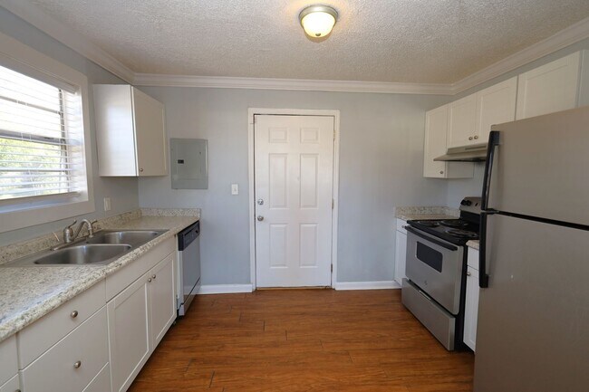 Foto del edificio - 817 Lilly St