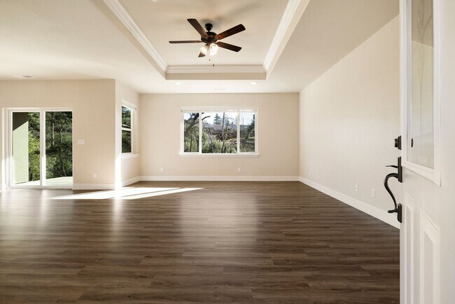 Foto del edificio - Beautiful 3 bedroom, 2 bath home in Paradise! Open Floor Plan with Attached Garage!