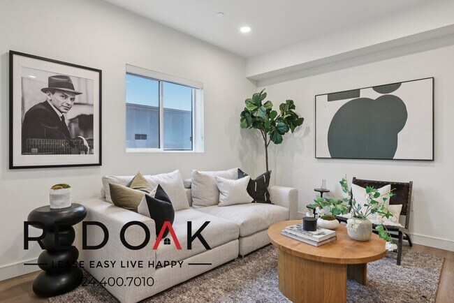 Foto del edificio - 5717 Carlton Way