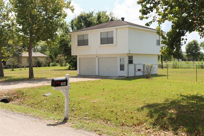 Building Photo - 306 Virginia Dr