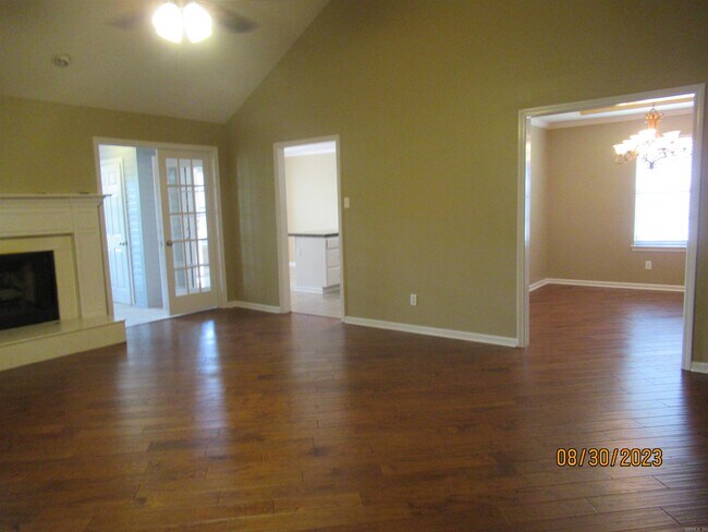 Building Photo - 7 Brennan Ln