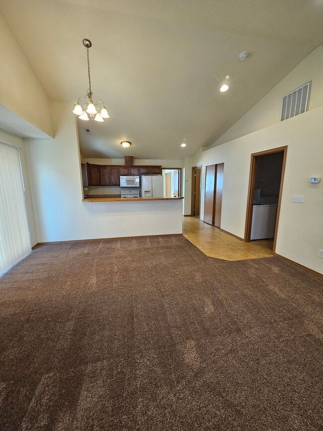 Foto del edificio - 1205 W Franklin St