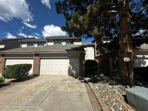 Building Photo - 179 Xenon St