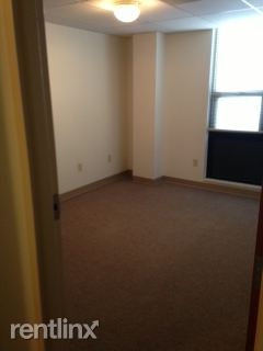 Building Photo - 206 W South St