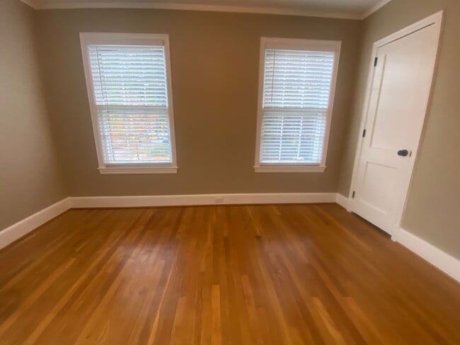 Foto del edificio - 210-A South Saluda Ave. PRE-LEASE AVAILABL...