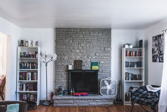 Building Photo - Nice Home